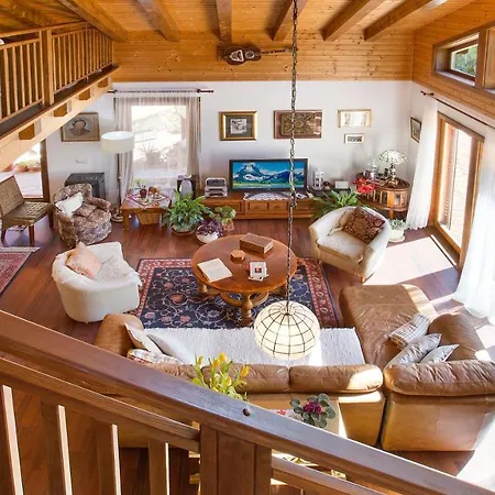 Villa Sleeps 7 *