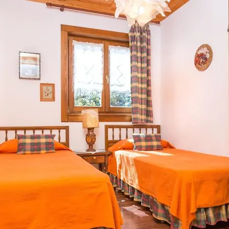Sleeps 7 *