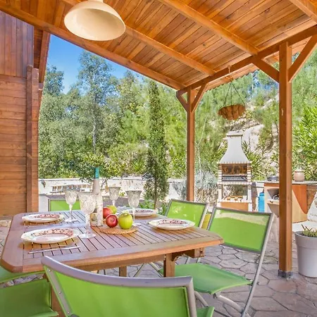 Sleeps 7 Villa *